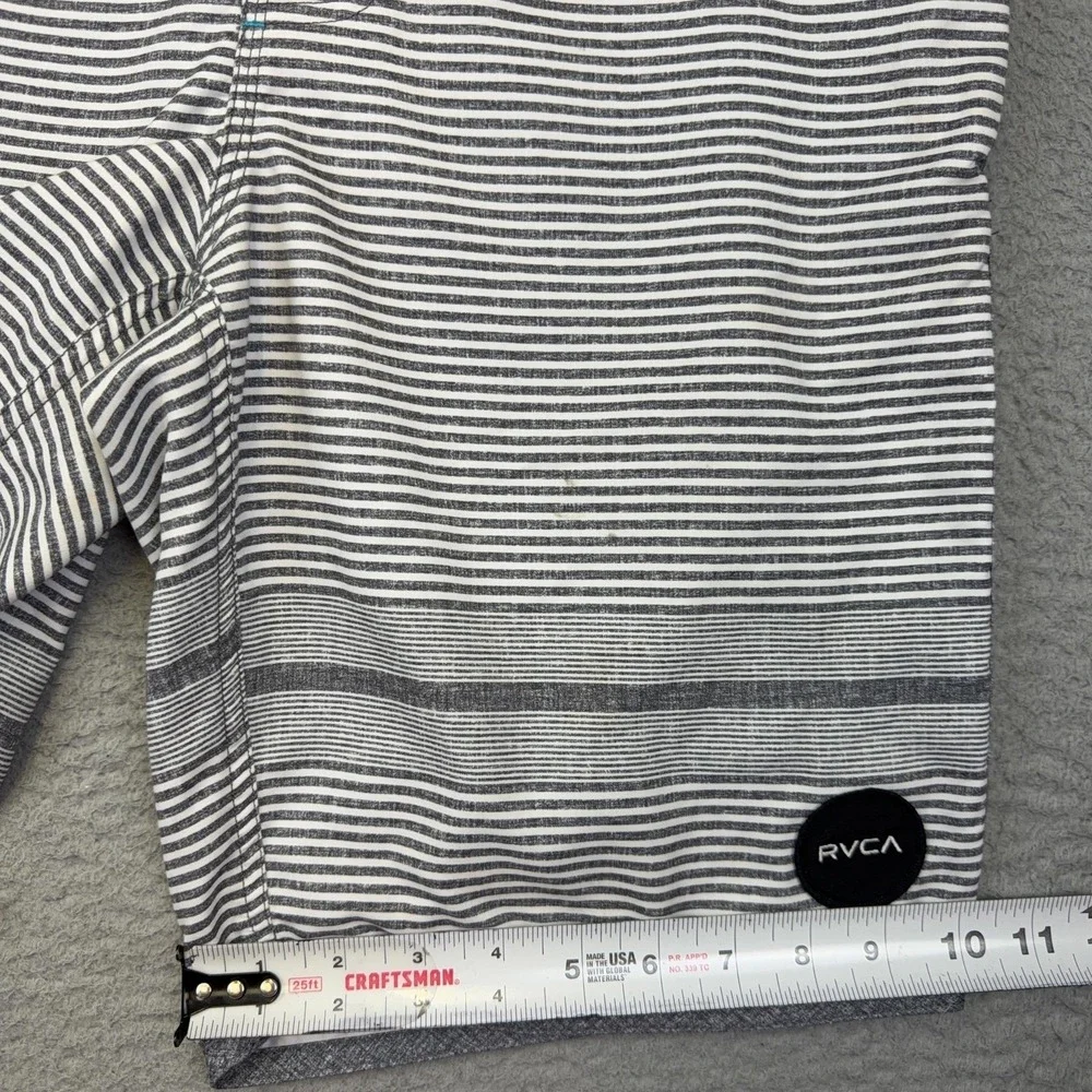 RVCA Board Shorts Mens 31 Gray Stripe Classic Non-Stretch Swim Trunks Surf